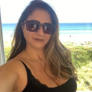 Meet your Posher, Voula